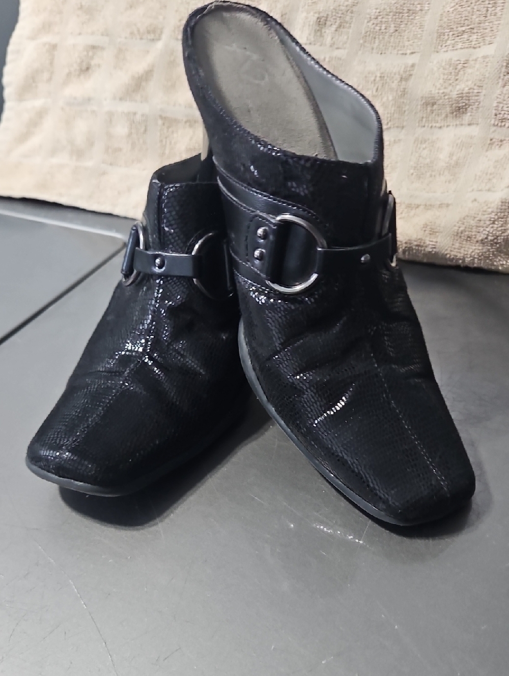 AEROSOLES Black Textured Buckle Mules